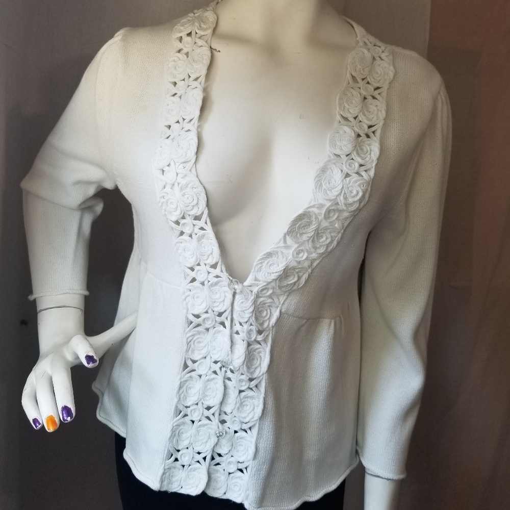 White Floral Pattern Sweater